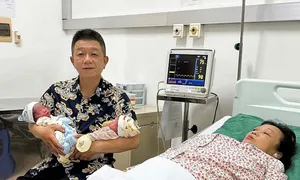 Sản phụ U60 sinh đôi