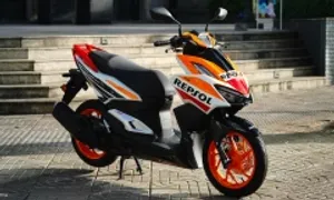 Honda Vario 160 Repsol có giá hơn 80 triệu đồng Honda Vario 160 Repsol có giá hơn 80 triệu đồng