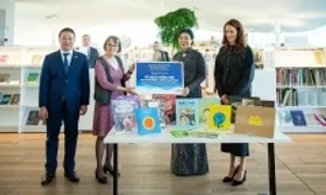 Phu nhân Tổng Bí thư trao tặng 'Tủ sách tiếng Việt' cho thư viện Phần Lan